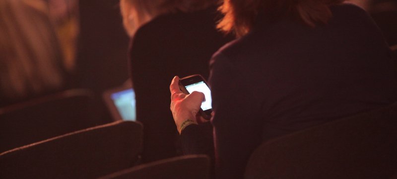 Geschäftsfrauen mit Smartphone