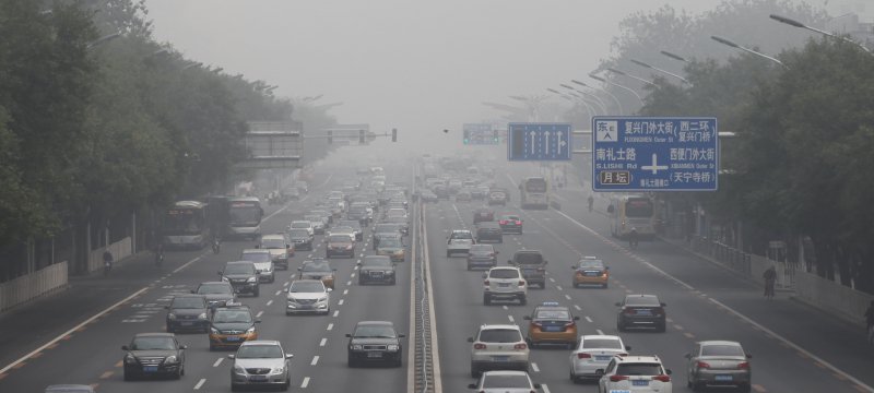 Straßenverkehr in Peking