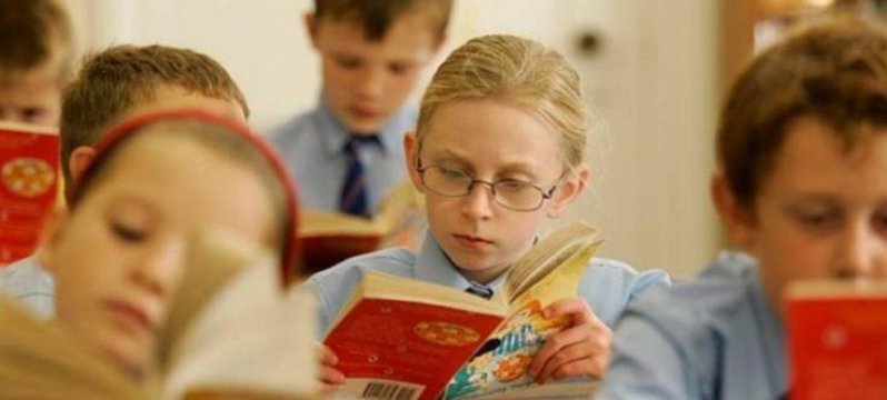 Mädchen lesen grundsätzlich besser als Jungen