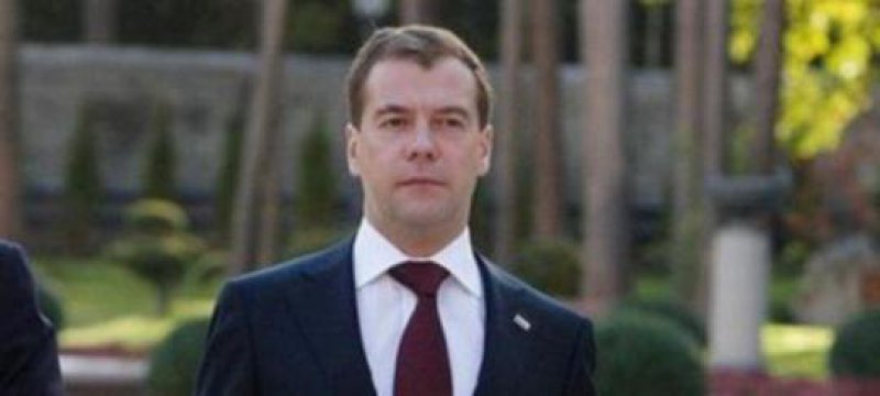 Medwedew schlägt Putin für Präsidentenwahl vor