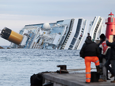 Rettungsarbeiten bei der &#8222;Costa Concordia unterbrochen