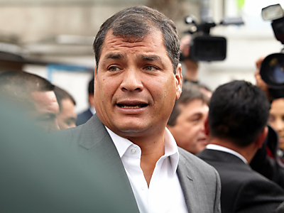 Präsident Rafael Correa sichert sich dritte Amtszeit