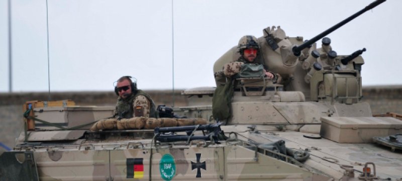 Bundeswehrsoldaten in Schützenpanzer "Marder" bei Einsatz in Afghanistan