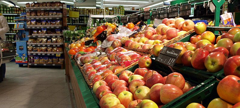 Obsttheke in einem Supermarkt