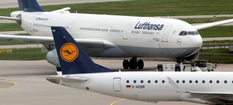 Lufthansa-Maschinen am Flughafen