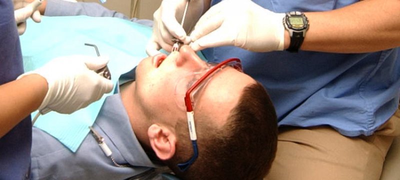 Patient beim Zahnarzt