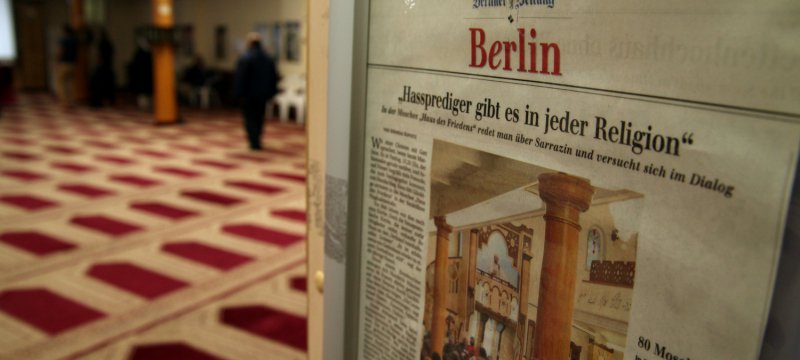Zeitungsausschnitt über Hassprediger in einer Berliner Moschee