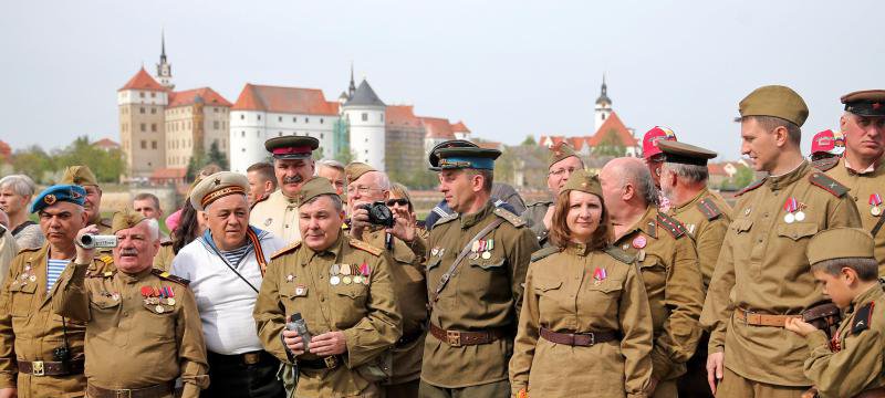Torgau feiert Kriegsende mit Elbe Day