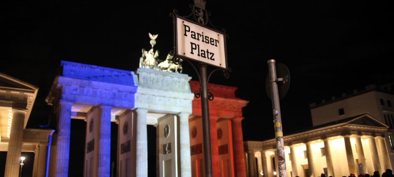 Brandenburger Tor in Farben der Trikolore