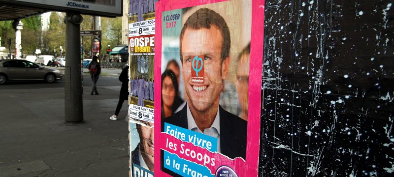 Emmanuel Macron auf einem Plakat