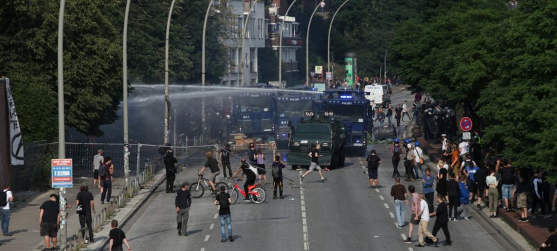 Wasserwerfereinsatz bei Anti-G20-Protest in Hamburg am 07.07.2017