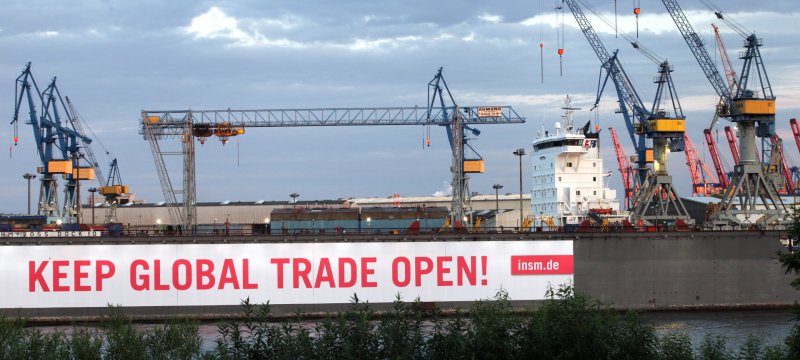 Pro-Globalisierungsbanner im Hamburger Hafen