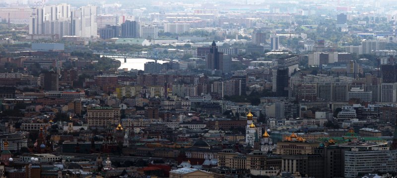 Blick über Moskau mit Moskwa im Hintergrund