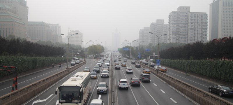 Straßenverkehr in Peking
