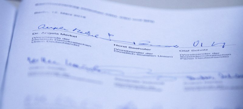 Unterschriften unter Koalitionsvertrag 2018-2021
