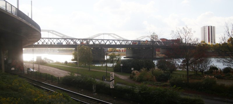 Brücke zwischen Mannheim und Ludwigshafen
