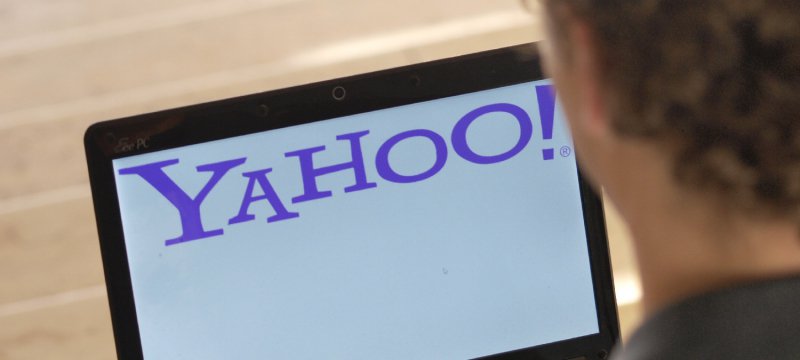 Yahoo-Nutzer an einem Computer